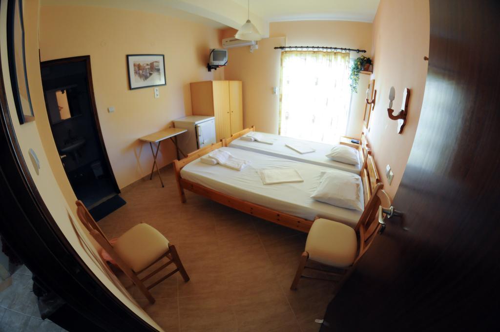 Nefeli Rooms Πευκί Δωμάτιο φωτογραφία