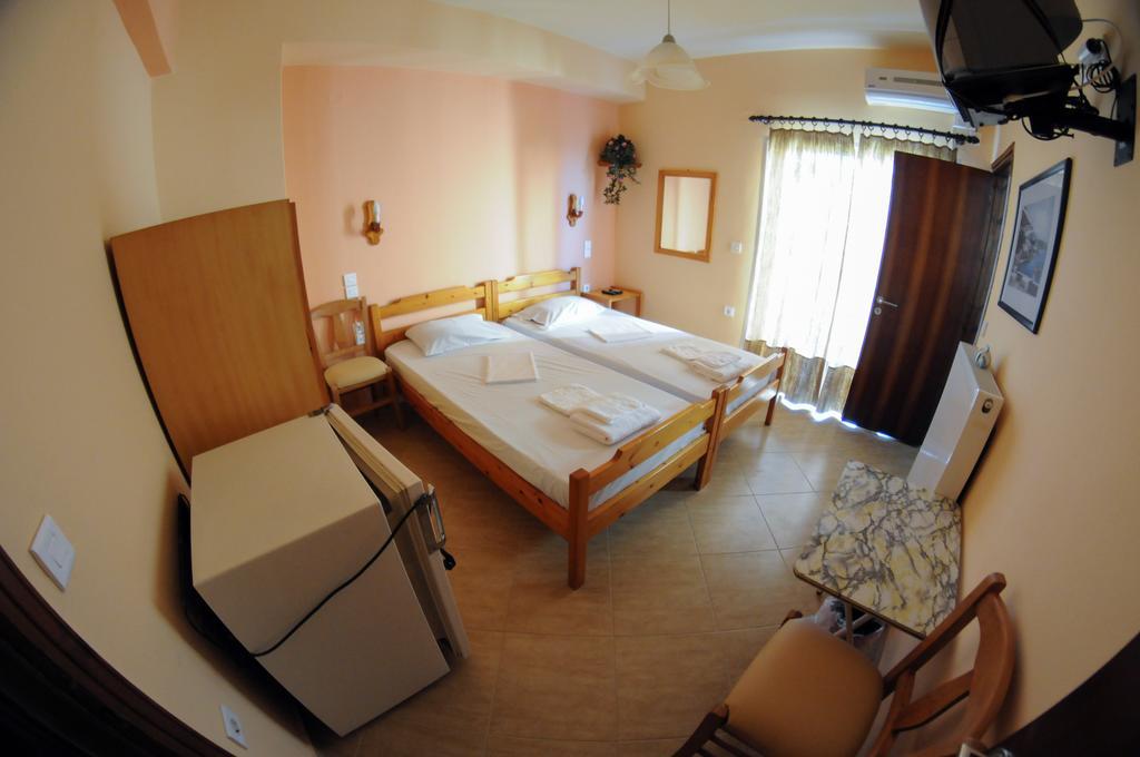 Nefeli Rooms Πευκί Δωμάτιο φωτογραφία