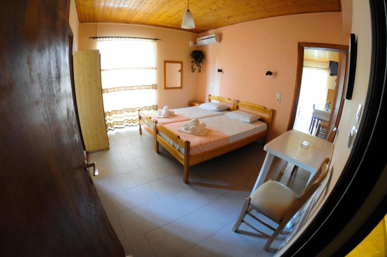 Nefeli Rooms Πευκί Δωμάτιο φωτογραφία